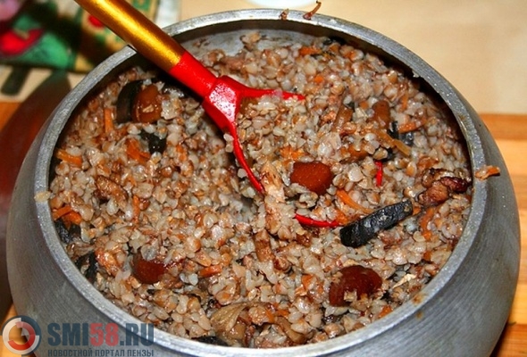 penzentsev-ugostyat-besplatnoy-kashey-na-ploshchadi-lenina