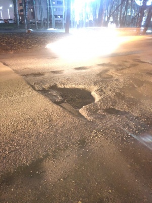 Яма в Арбековской заставе в Пензе спровоцировала аварийную ситуацию
