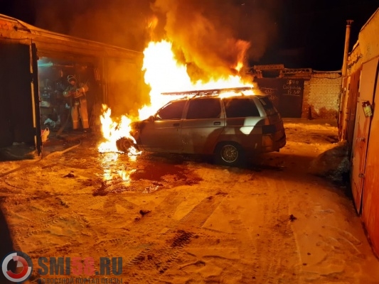 v-kuznetske-v-sgorevshem-avtomobile-obnaruzhim-trup