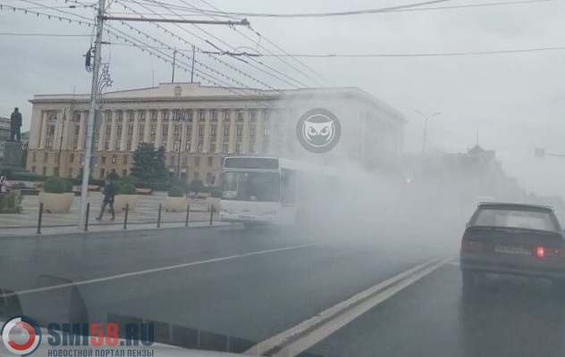 В центре Пензы вспыхнул пассажирский автобус