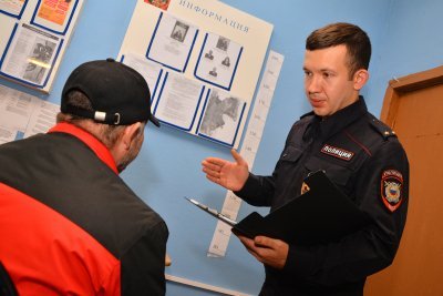 В Пензе мужчина украл из магазина две бутылки коньяка и выпил их