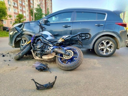 v-dtp-na-ulitse-kizhevatova-penze-postradala-28-letnyaya-mototsiklistka