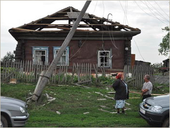 uragan-lishil-kryshi-nad-golovoy-15-detey