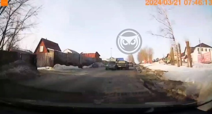 Пензенские водители сшибают друг другу зеркала в попытках объезжать ямы