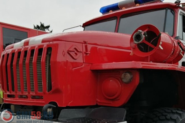 В Кузнецке при пожаре в частном доме серьезно пострадал мужчина