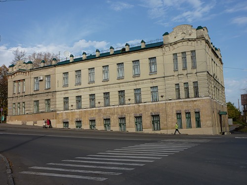 deputaty-predlozhili-razognat-biblioteki-i-sdavat-zdaniya
