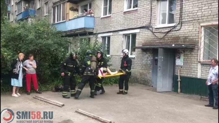 Пензячку пришлось спасать пожарным из-за возгорания еды на плите