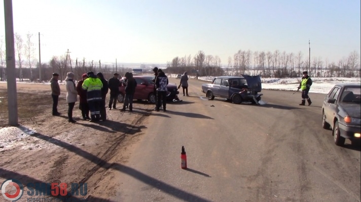 Трое детей пострадали в массовом ДТП в Колышлейском районе