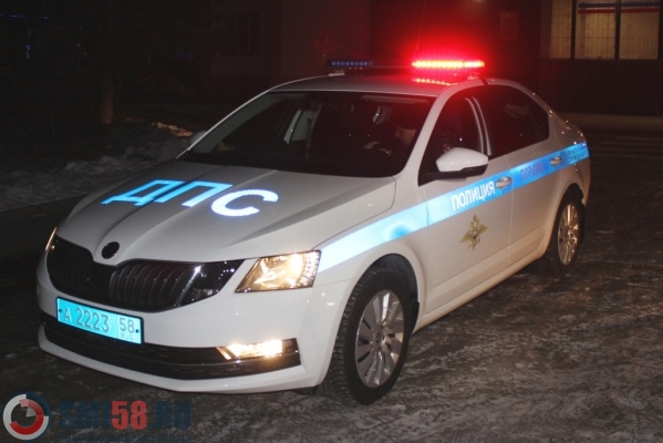 zhitelya-kuznetska-poymali-na-vzyatke-inspektoru-gibdd