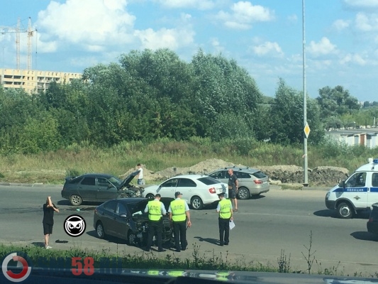 Трое взрослых и ребенок пострадали в ДТП на улице Ладожской в Пензе