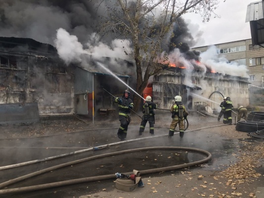 На месте крупного пожара в Пензе приступили к разбору конструкций