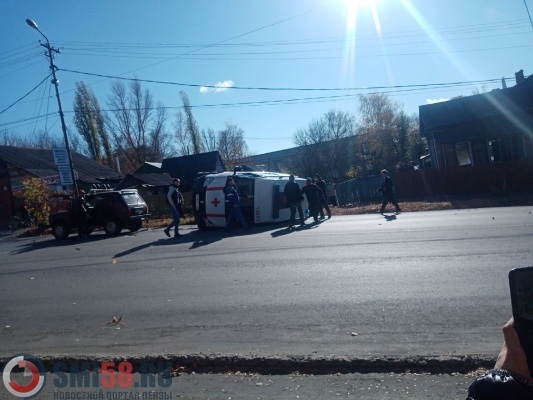 В Сердобске перевернулся автомобиль скорой медицинской помощи