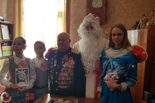 penzenskie-shkolniki-podarili-samodelnye-otkrytki-veteranam-voyny