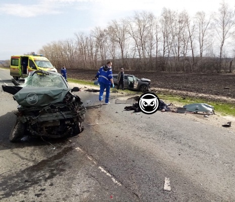 В Сети сообщают о ДТП с погибшим и двумя пострадавшими в Пензенском районе