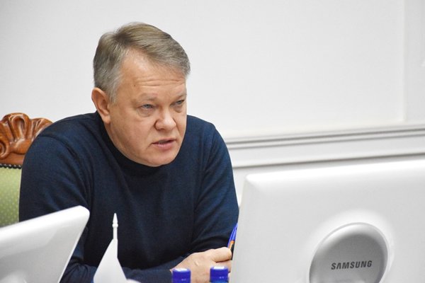 Мэр Пензы поручил организовать дежурства в новогодние праздники