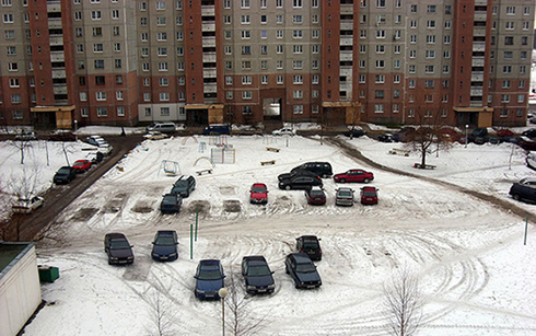 В Арбеково разгоняют парковки