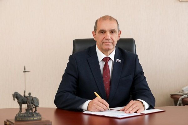 Мутовкин поздравляет пензенцев с днем семьи, любви и верности