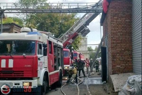 v-penze-ogon-na-prospekte-pobedy-tushili-36-pozhaykh