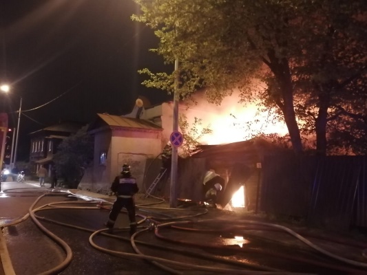 В Пензе при пожаре на улице Урицкого эвакуировали двух человек