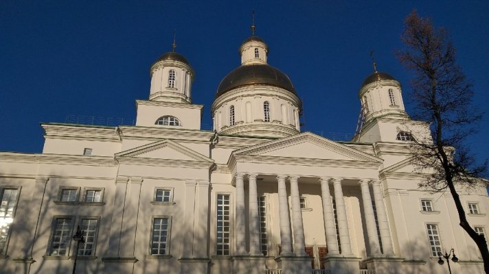 Православных пензенцев приглашают в Спасский собор на рождественские богослужения