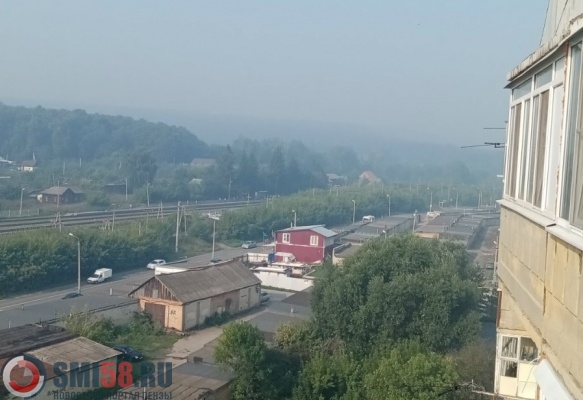 В задымленное небо Пензы подняли беспилотники