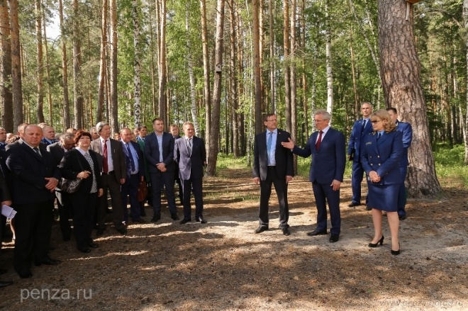 v-zarechnom-kuvaytsev-pokhvalilsya-prodelannymi-dorozhnymi-rabotami