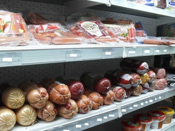 rosselkhoznadzor-izyal-30-kg-podozritelnoy-kolbasy