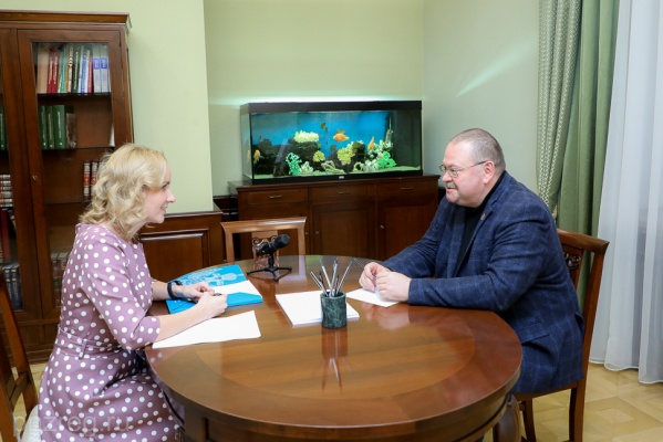 detskiy-ombudsmen-mariya-lvova-belova-vstretilas-s-penzenskim-gubeatorom