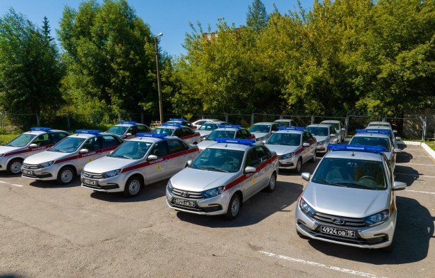 Пензенские росгвардейцы получили 30 автомобилей