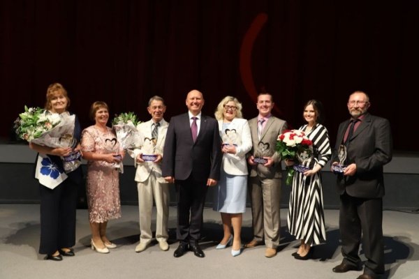 Медики-отличники из Пензы получили по 100 тысяч рублей