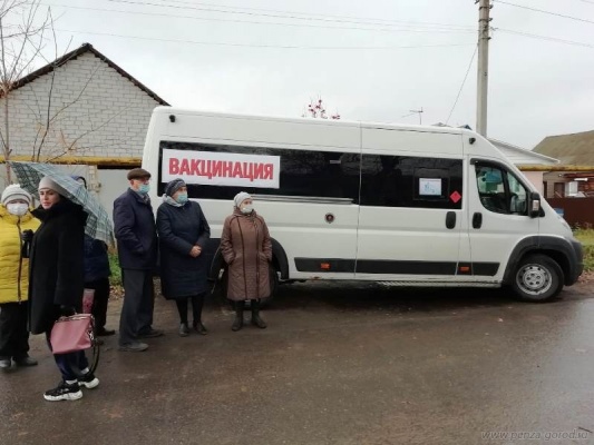 v-penzenskoy-oblasti-prodvizheniem-privivochnoy-kampanii-zanyalis-sotsrabotniki