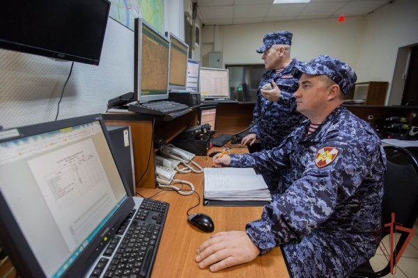 В Спасске росгвардейцы помогли пенсионер найти дорогу домой