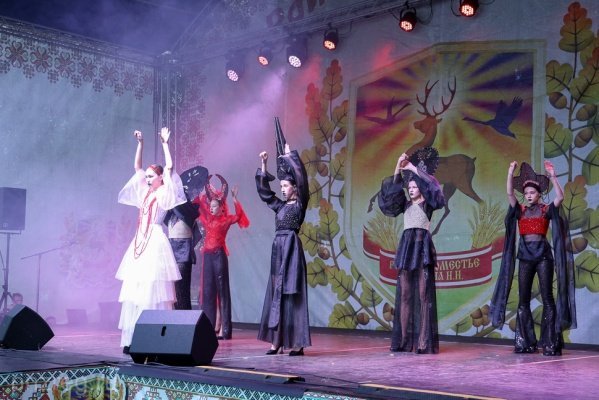 v-belinskom-rayone-sostoyalos-vi-etno-art-shou-danshinofashion-2023