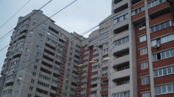 na-ulitse-voroshilova-penzenets-sovershil-smertelnyy-polyet-s-13-etazha