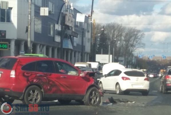 В ДТП на улице Гагарина в Пензе пострадал водитель Opel