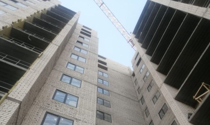 В Пензе рабочий стройки сорвался с высоты 13-го этажа