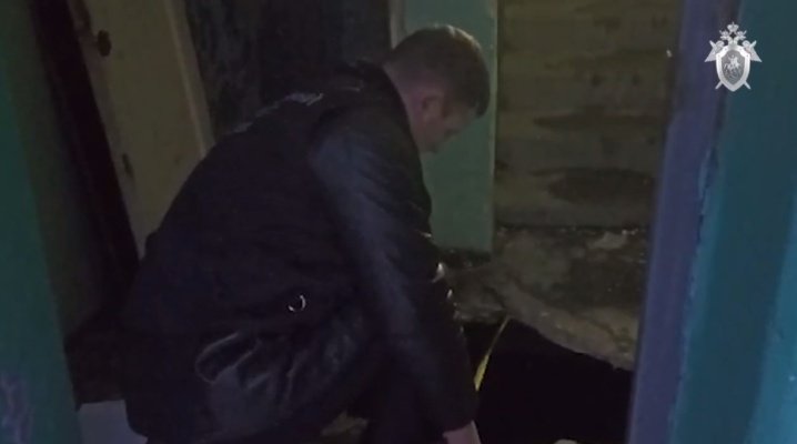 В подъезде дома на улице Аустрина в Пензе обвалился пол