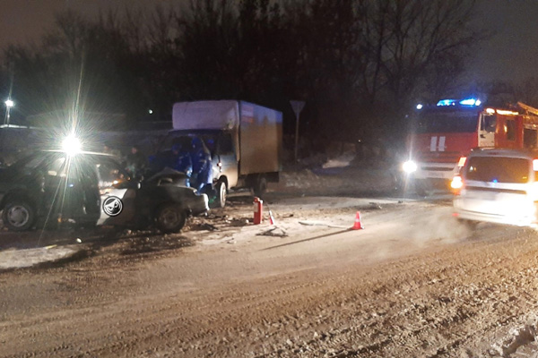 В Пензе после аварии от «ВАЗа» осталась груда металла
