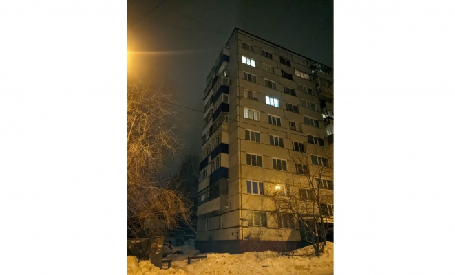 Застрявшему на технической площадке многоэтажки пензенцу потребовалась помощь