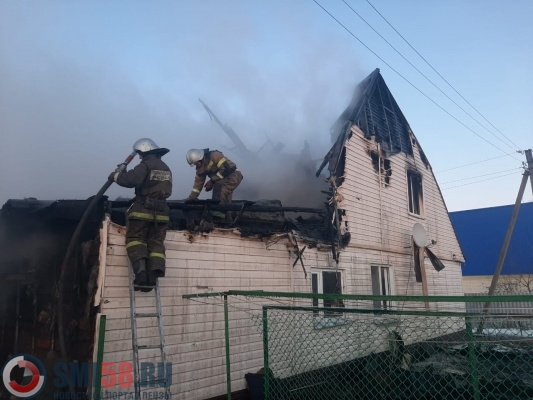 Житель Сердобского района спас женщину с детьми из горящего дома