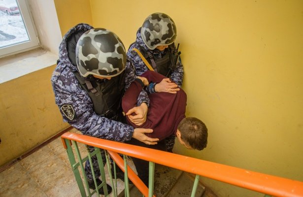 24-летнего жителя Пензы задержали после избиения возлюбленной