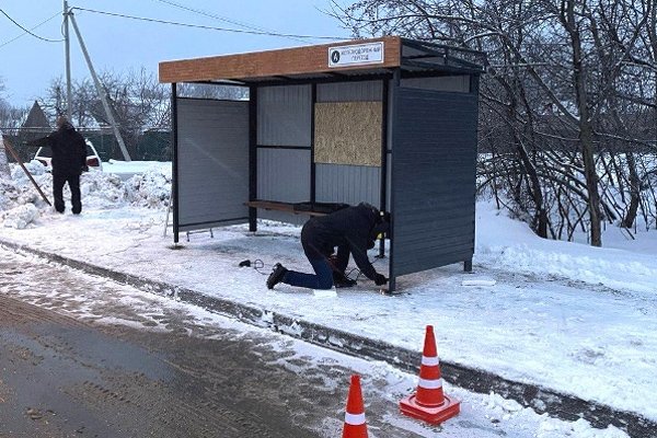 На улице Арбековской в Пензе установлен новый остановочный павильон