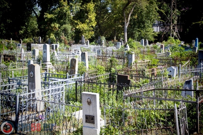 prokuratura-zapretila-khoronit-na-akhunskom-kladbishche