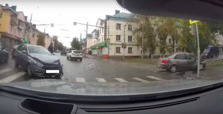На перекрестке Циолковского и Леонова в Пензе случилось жесткое ДТП