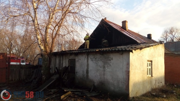 В Сердобске восемь пожарных тушили ветлечебницу