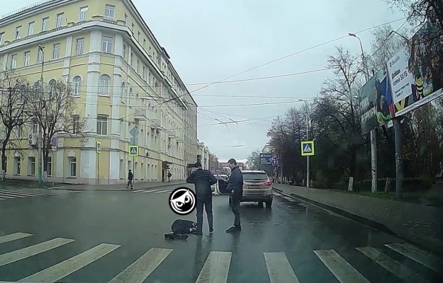 На Октябрьской улице в Пензе сбили 17-летнего юношу