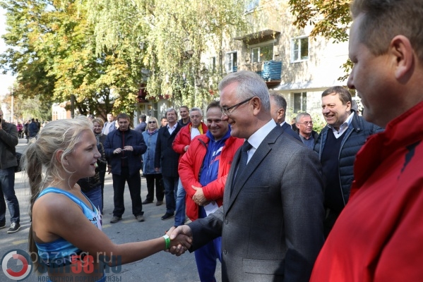 v-kuznetske-sostoyalas-legkoatleticheskaya-estafeta-na-prizy-gubeatora