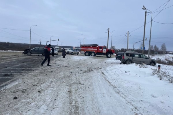 В массовом ДТП с грузовиком в Пензенском районе пострадали двое взрослых и ребенок