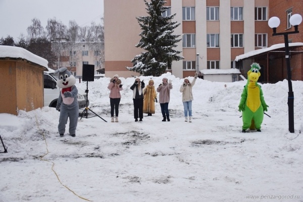 penzenskie-aktivisty-ustroili-kontsert-patsientam-detskoy-oblastnoy-bolnitsy-im-filatova
