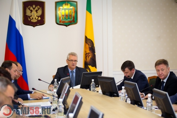 v-penze-gubeator-poruchil-ustanovit-vozle-bolnits-teplye-ostanovki